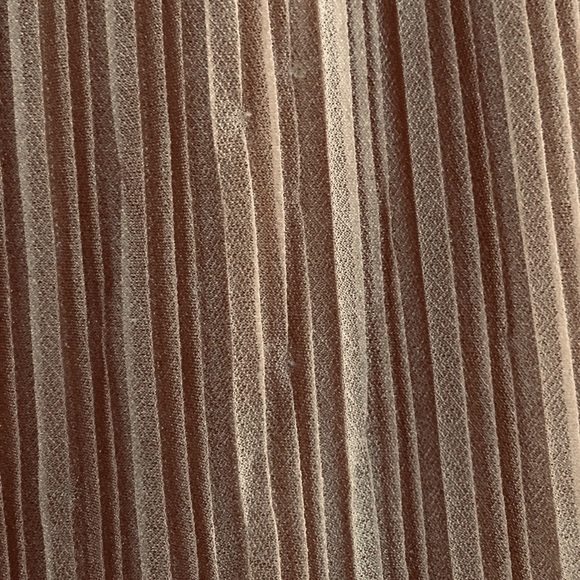 Pleated shimmery midi skirt - Picture 5 of 5